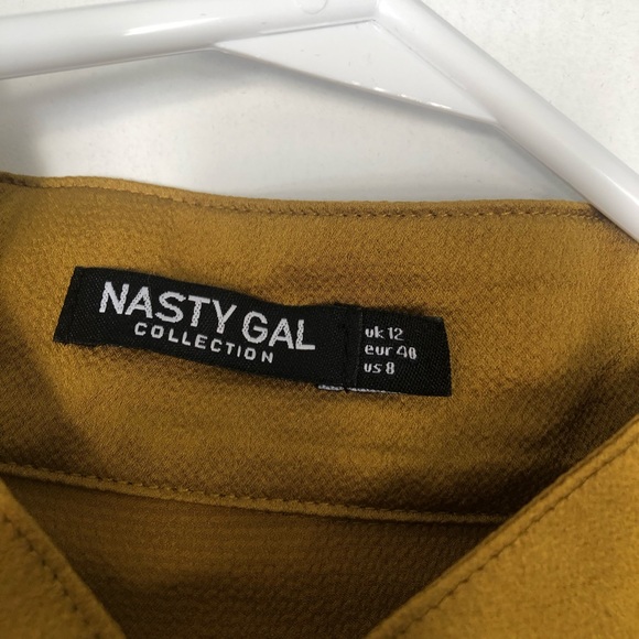 Nasty gal long sleeve silk like blouse with key hole neckline. - Picture 2 of 4